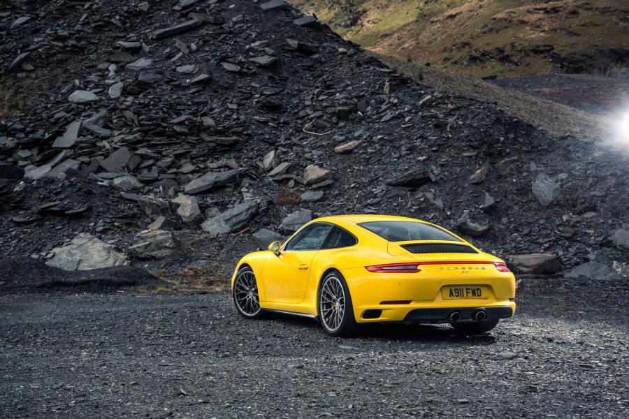  Porsche 911 Carrera 4S Coupe 2016 года  (UK) (фото 20 из 27)